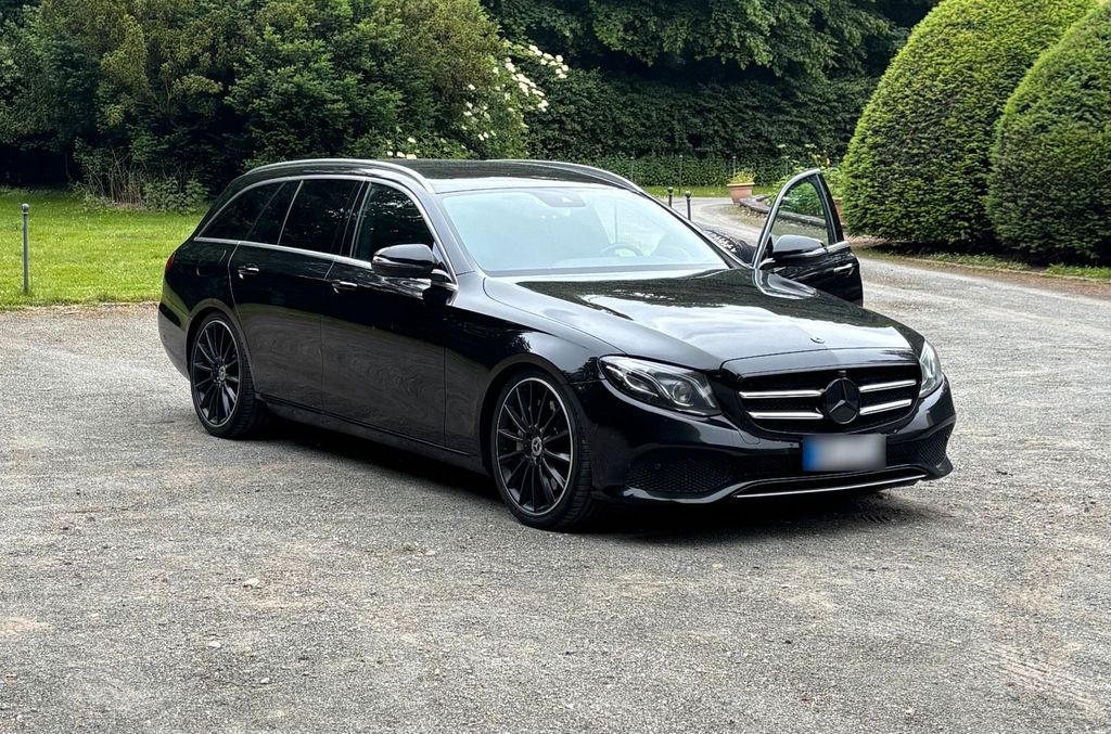 Image of Mercedes-Benz E 400