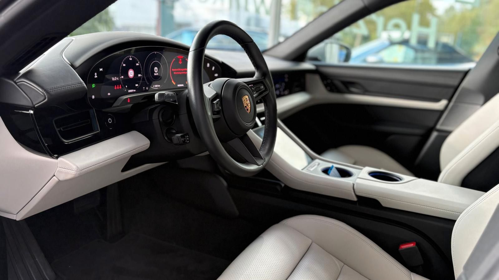 Fahrzeugabbildung Porsche Taycan Cross Turismo 4/Innodrive/HUD/Top!