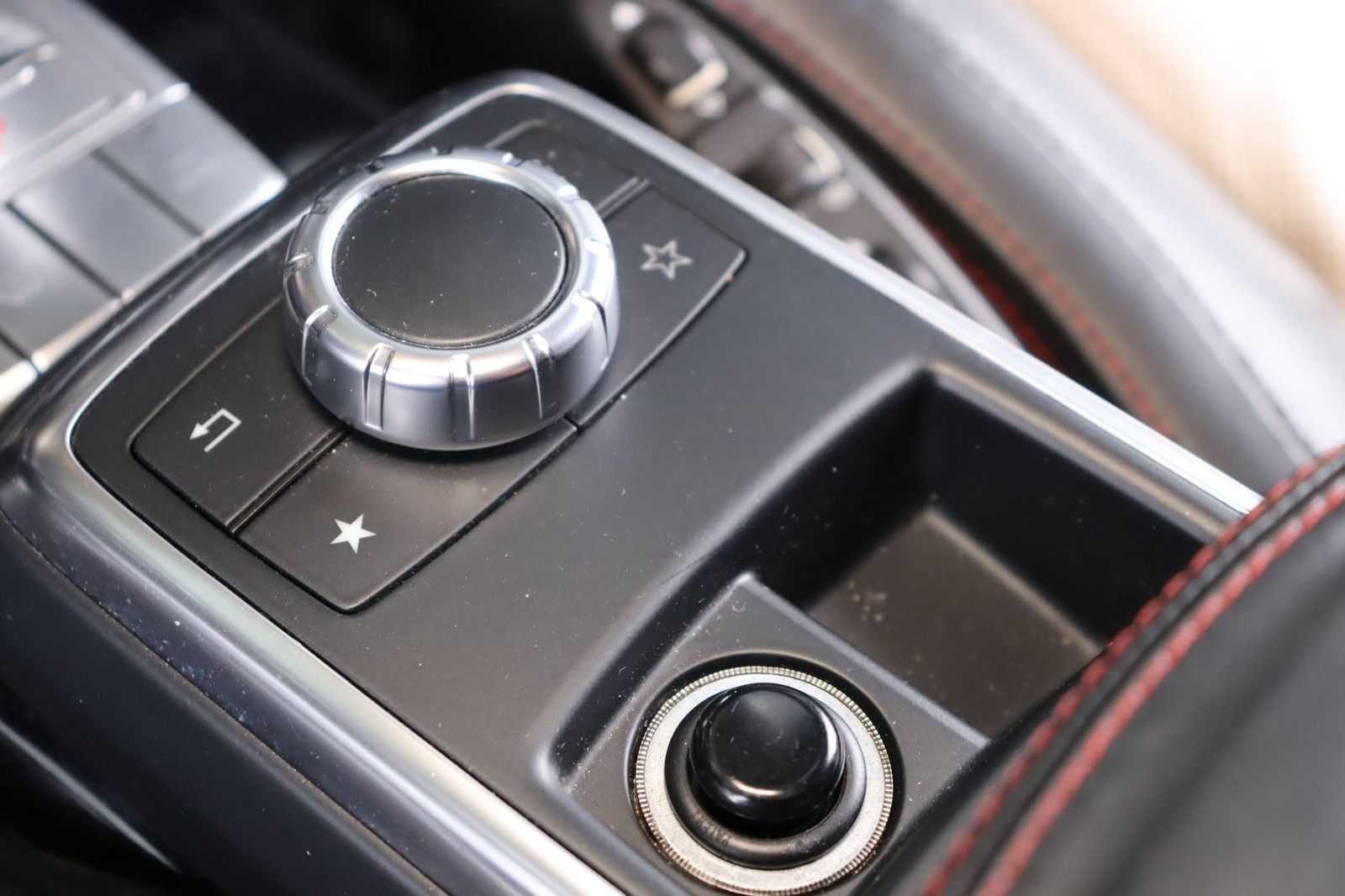 Fahrzeugabbildung Mercedes-Benz G 350 BlueTEC DESIGNO DIS * H&K 4x Sitzhzg. Navi