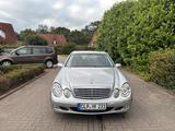 Mercedes-Benz Mercedes e Klasse 220 - gebrauchte Mercedes-Benz E 220 aus dem Jahr 2002