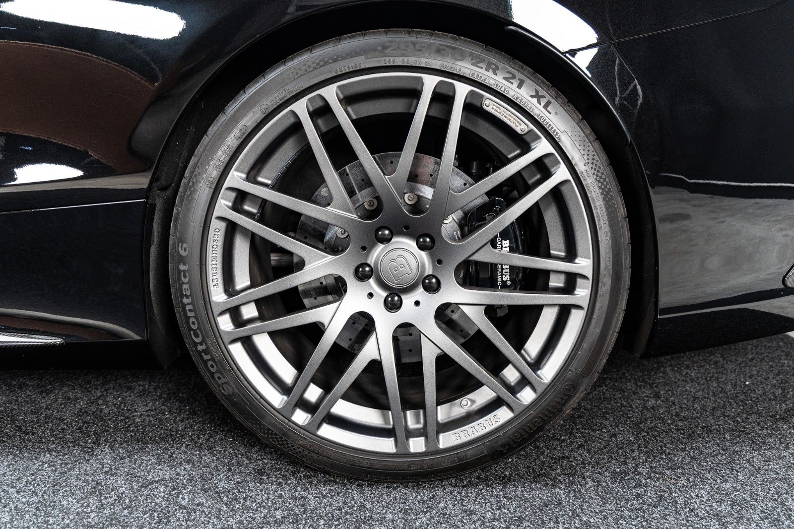 Fahrzeugabbildung Mercedes-Benz BRABUS 850 Coupé C217 + 850 PS + 15.255 km