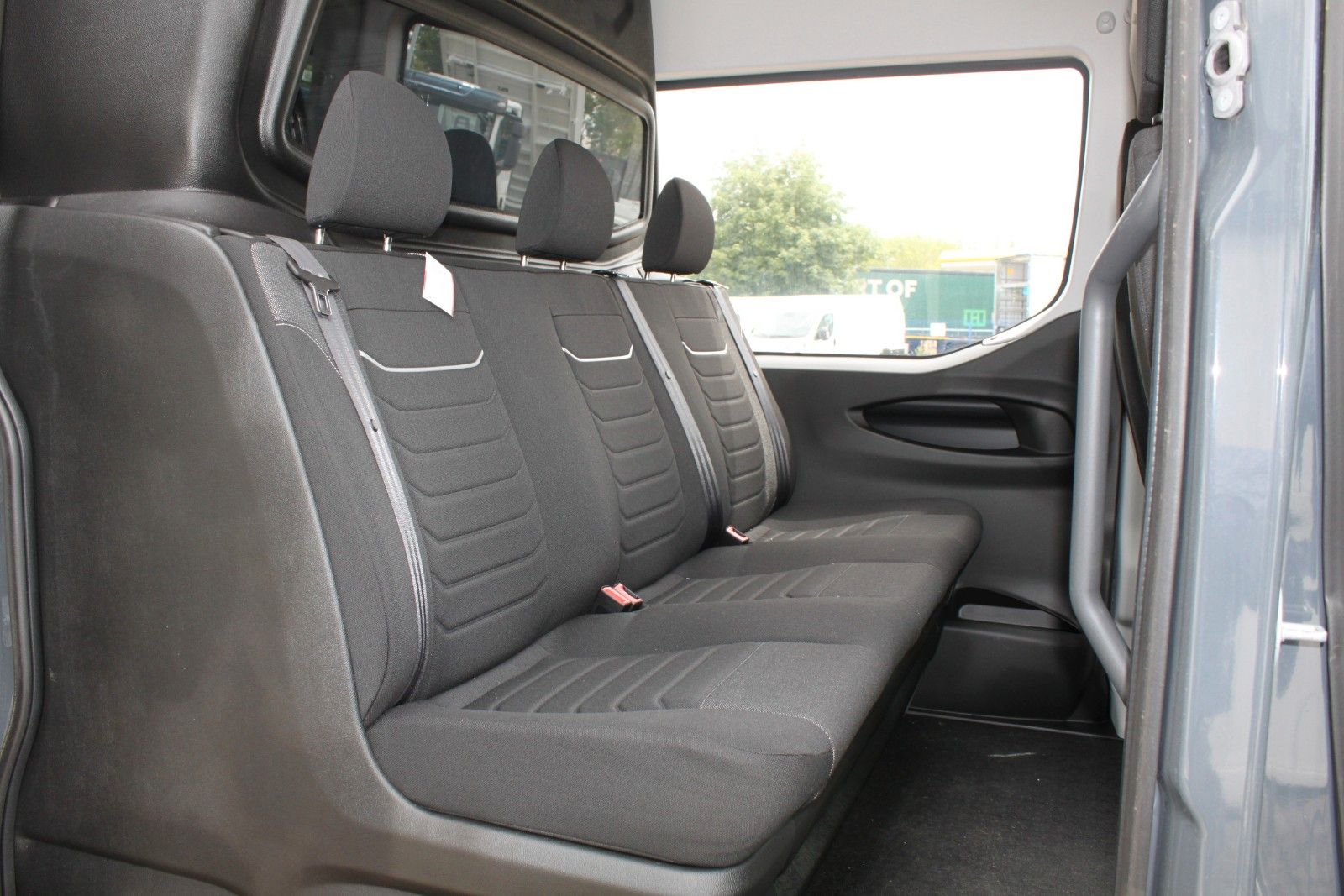 Fahrzeugabbildung Iveco Daily 35S18HA8 CRV Multicab/Automatik/Full-LED
