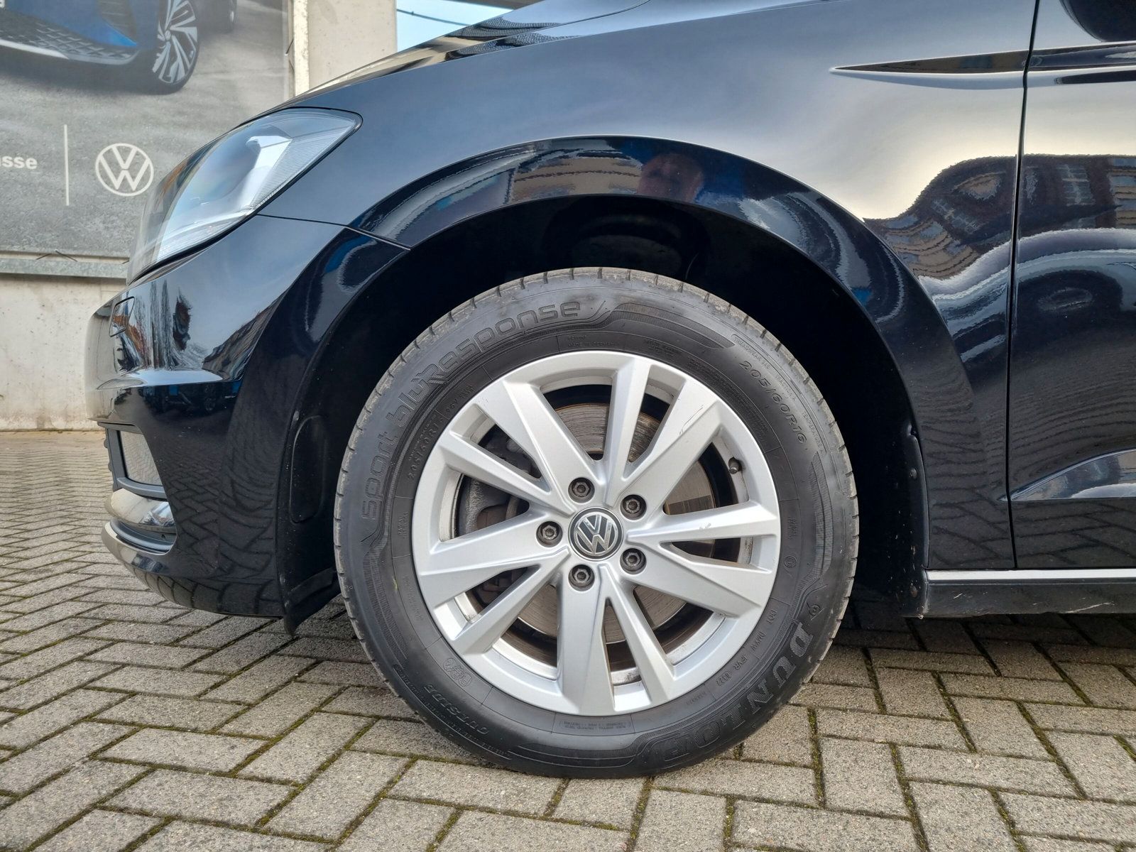 Fahrzeugabbildung Volkswagen Touran 2.0 TDI DSG Comfortline NAVI KAMERA eKLAP