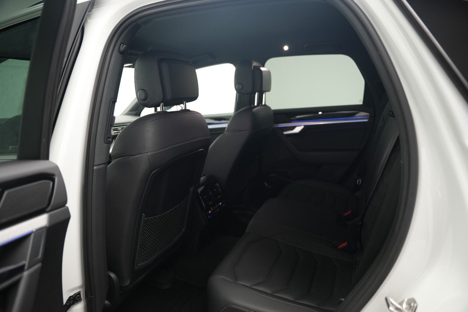 Fahrzeugabbildung Volkswagen Touareg SPORT/ 4Motion/VIRTUAL/AMBIENT/360''KAM