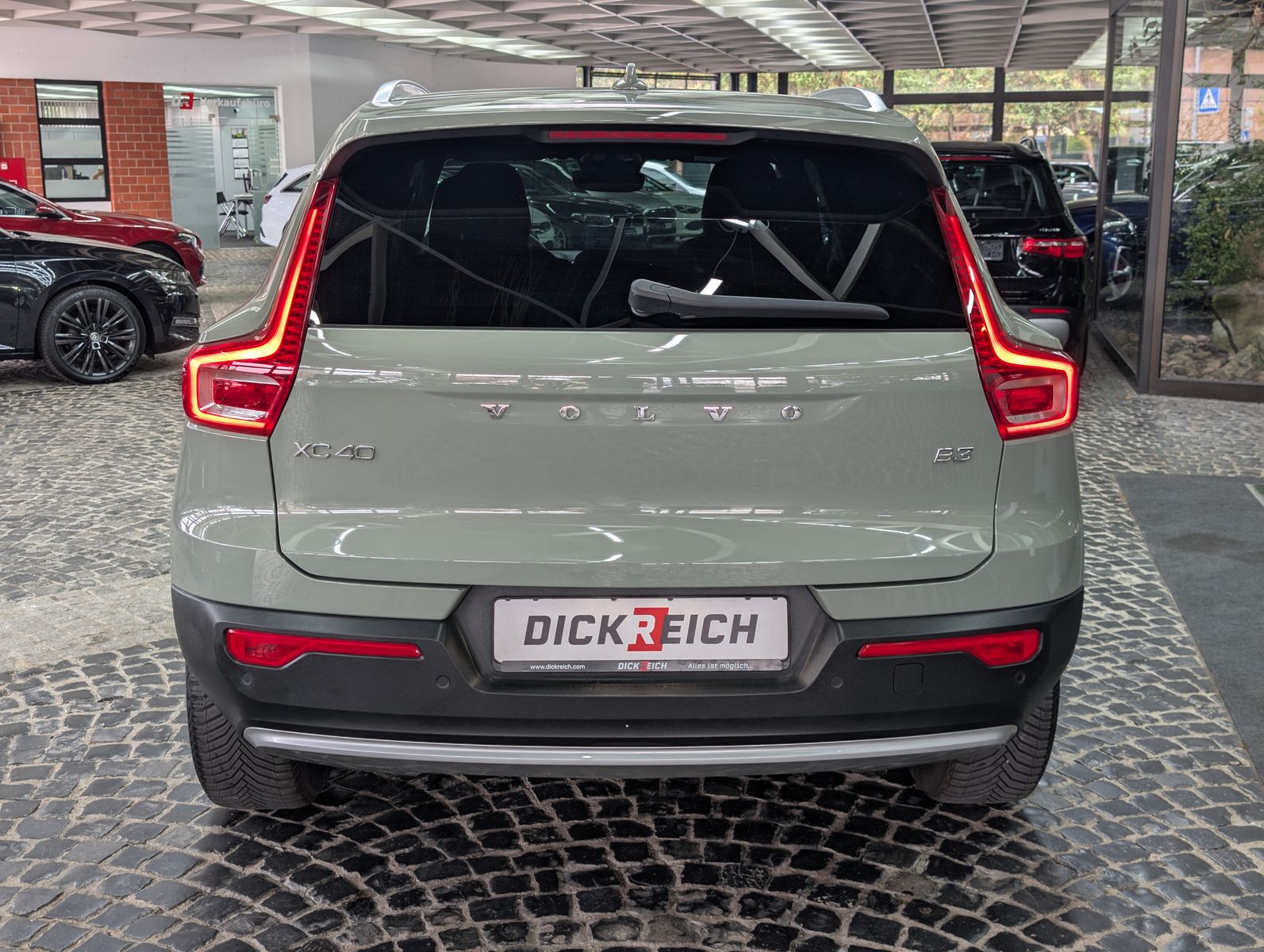 Fahrzeugabbildung Volvo XC40 B3 Core Winter-Pk. LED*VC*KEYLESS*SOUND*18"