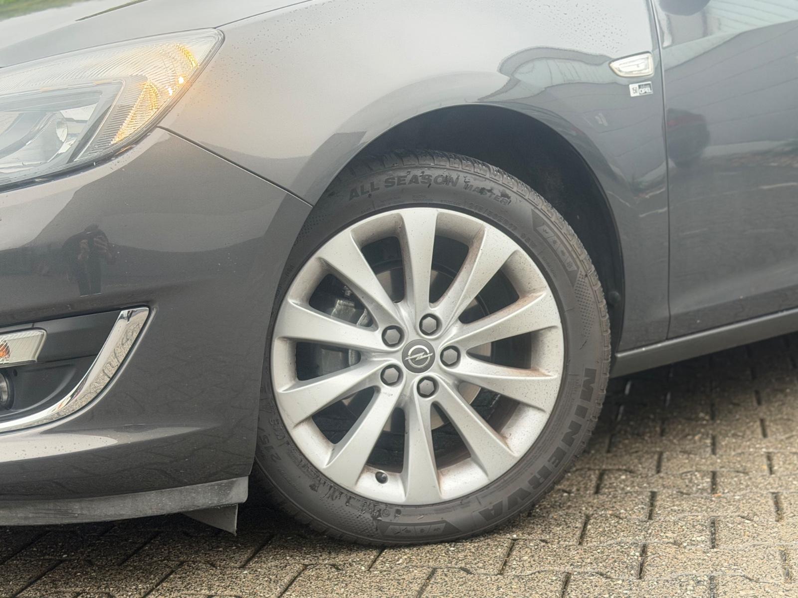 Opel Astra J Lim 150 Jahre Opel