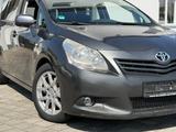 Toyota Verso 2.2 D Automatik Life/Tempomat/Glasdach - gebrauchte Toyota Verso aus dem Jahr 2010
