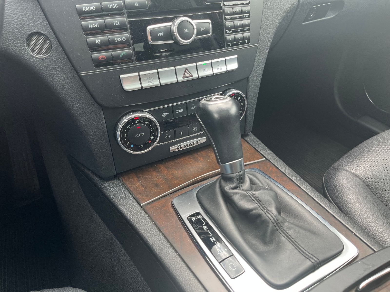 Fahrzeugabbildung Mercedes-Benz C 250 CDI 4MATIC Aut. Navi Leder Pano Standhzg