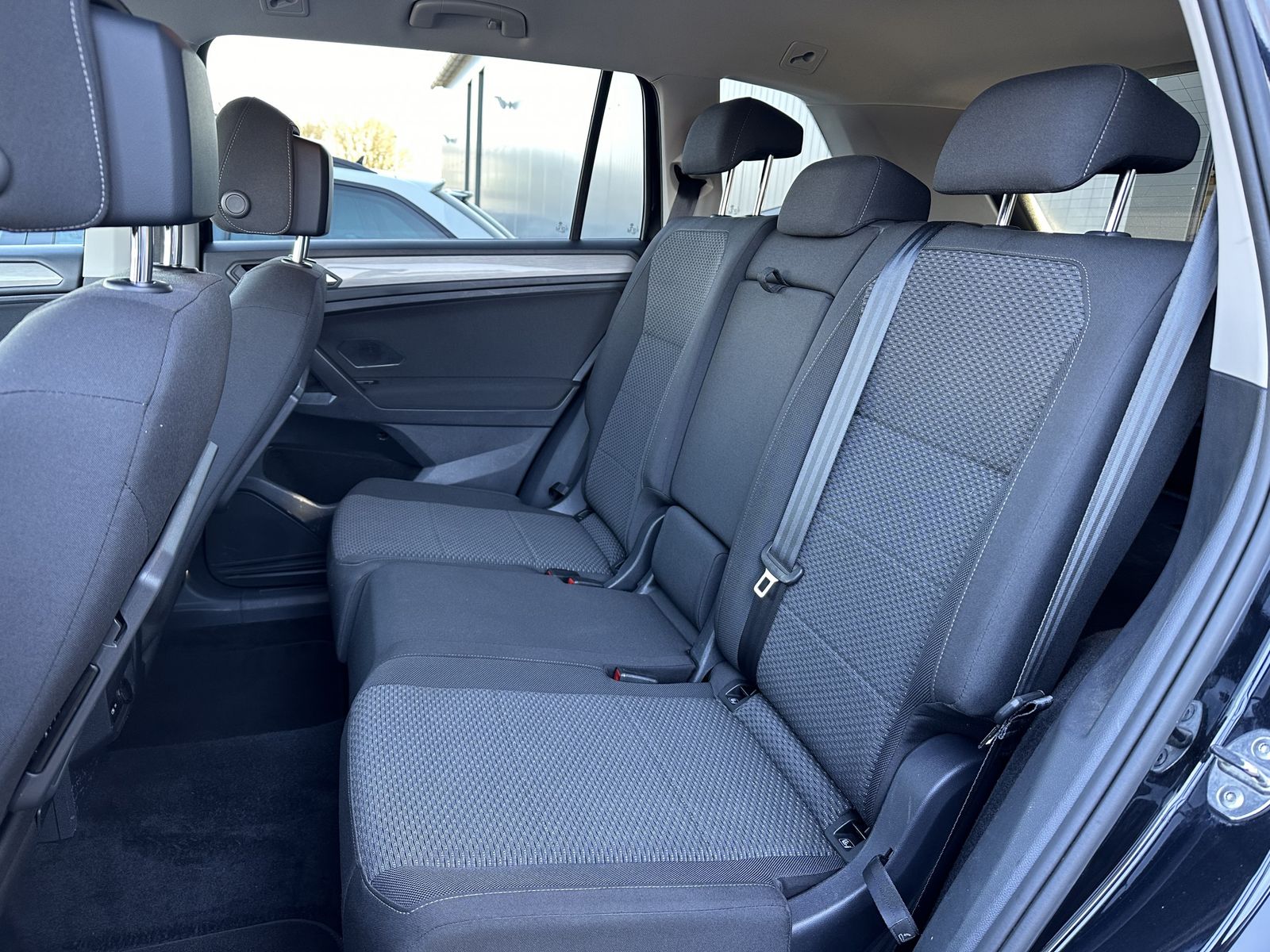 Fahrzeugabbildung Volkswagen Tiguan Allspace 2.0 TDI DSG CL NAV+LED+ACC+KAM