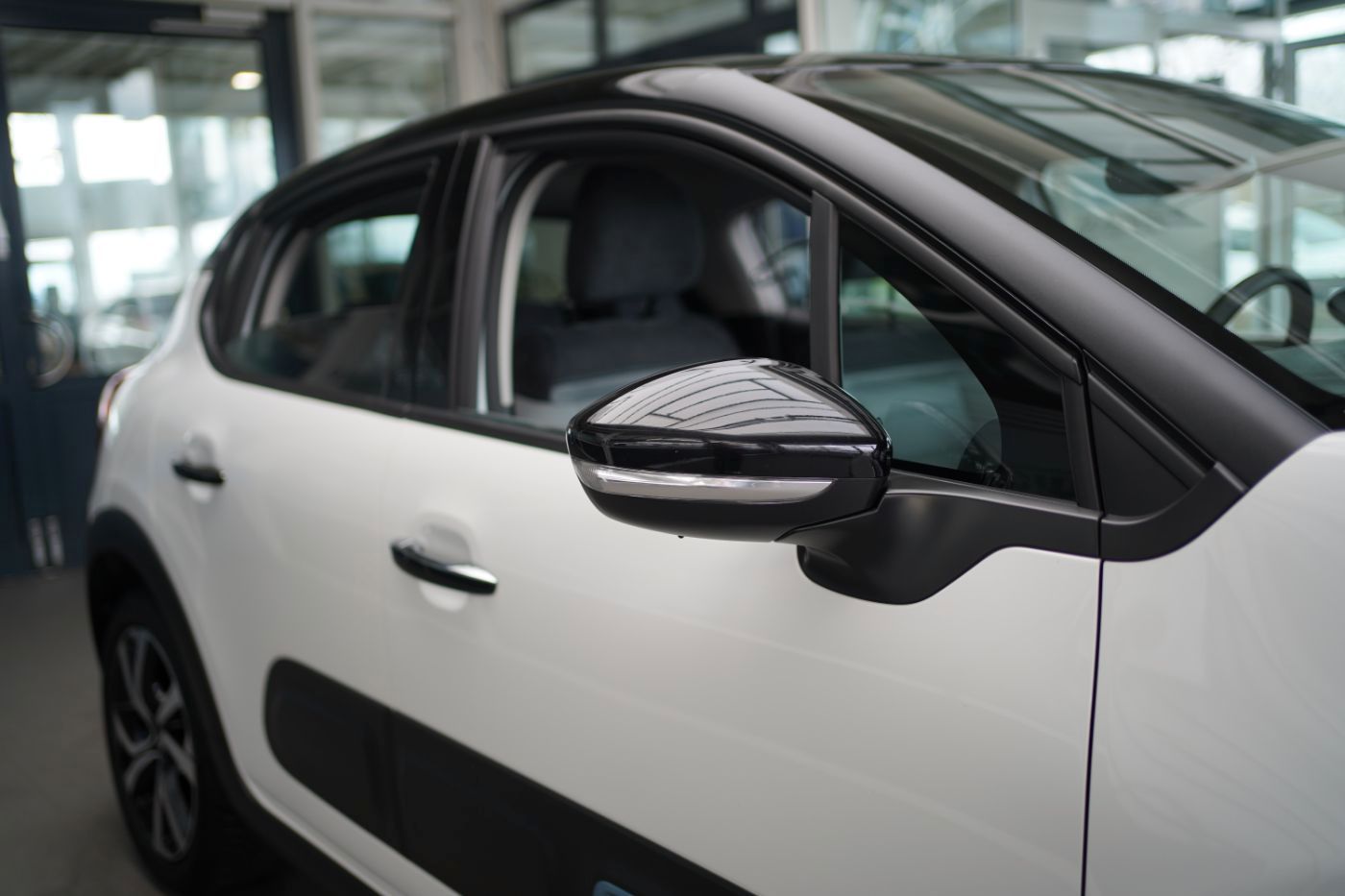 Fahrzeugabbildung Citroën C3 PureTech 110 EAT6 Elle Automatik Sitzheizung