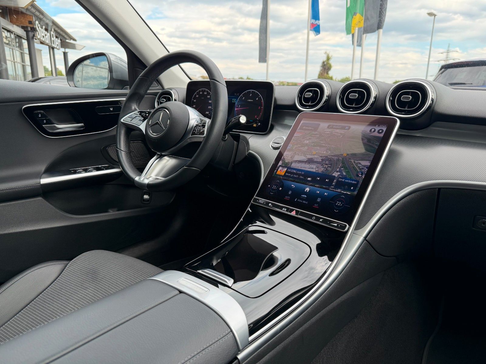 Fahrzeugabbildung Mercedes-Benz C 220d T Avantgarde+Pano+AHK+Ambiente+