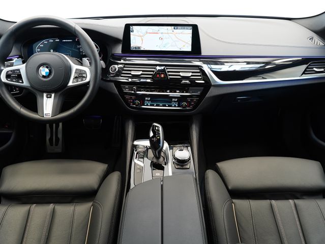 Fahrzeugabbildung BMW M550 i xDrive SOFTCLOSE/LASER/ACC/HEAD-UP/360°