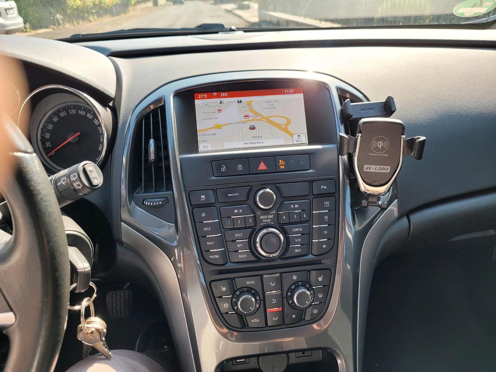 Opel Astra 2014 — фото 12