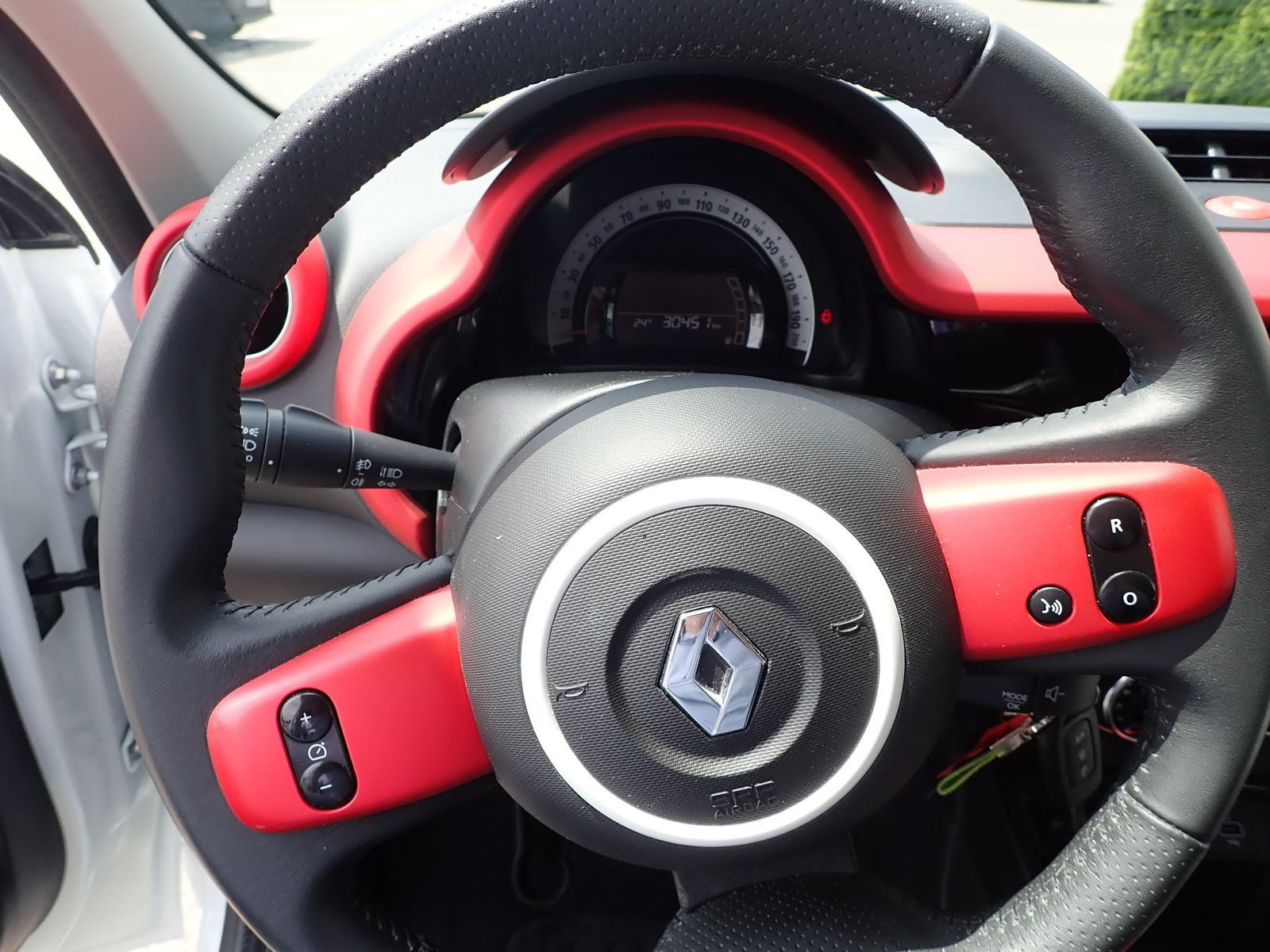 Fahrzeugabbildung Renault Twingo TCe 90 LE COQ SPORTIF/AUTOMATIK/ FALTDACH