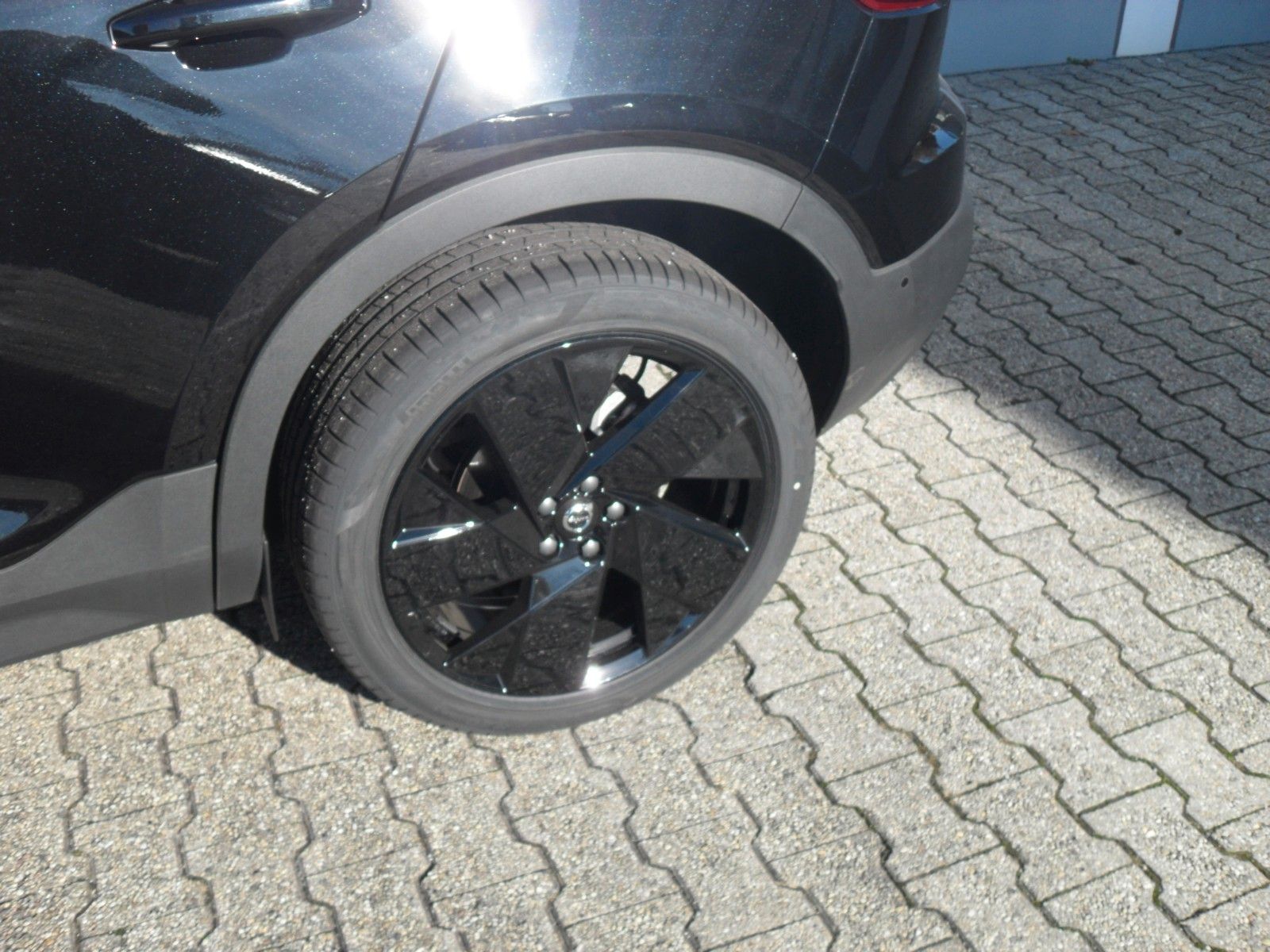 Fahrzeugabbildung Volvo XC 40 B3 Plus Black Edition | 360° | Panor.