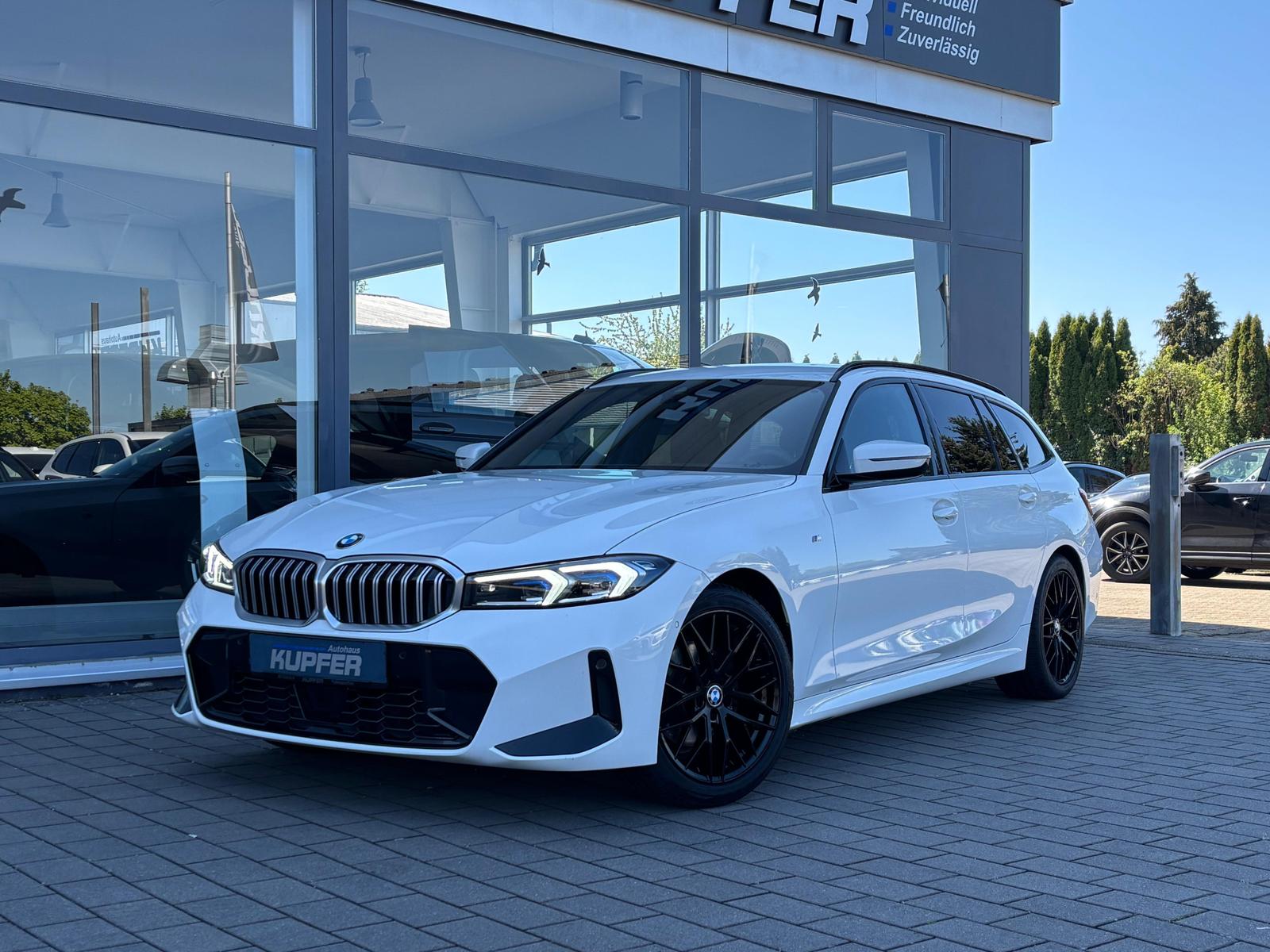 BMW 320 i Tour M Sportpak AHK°ACC*el.Sitz+M*18"