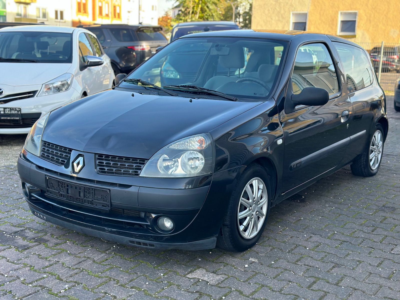 Fahrzeugabbildung Renault CLIO II EXPRESSION*AUTOM.+MOD.2004+KLIMAAUTOM.*