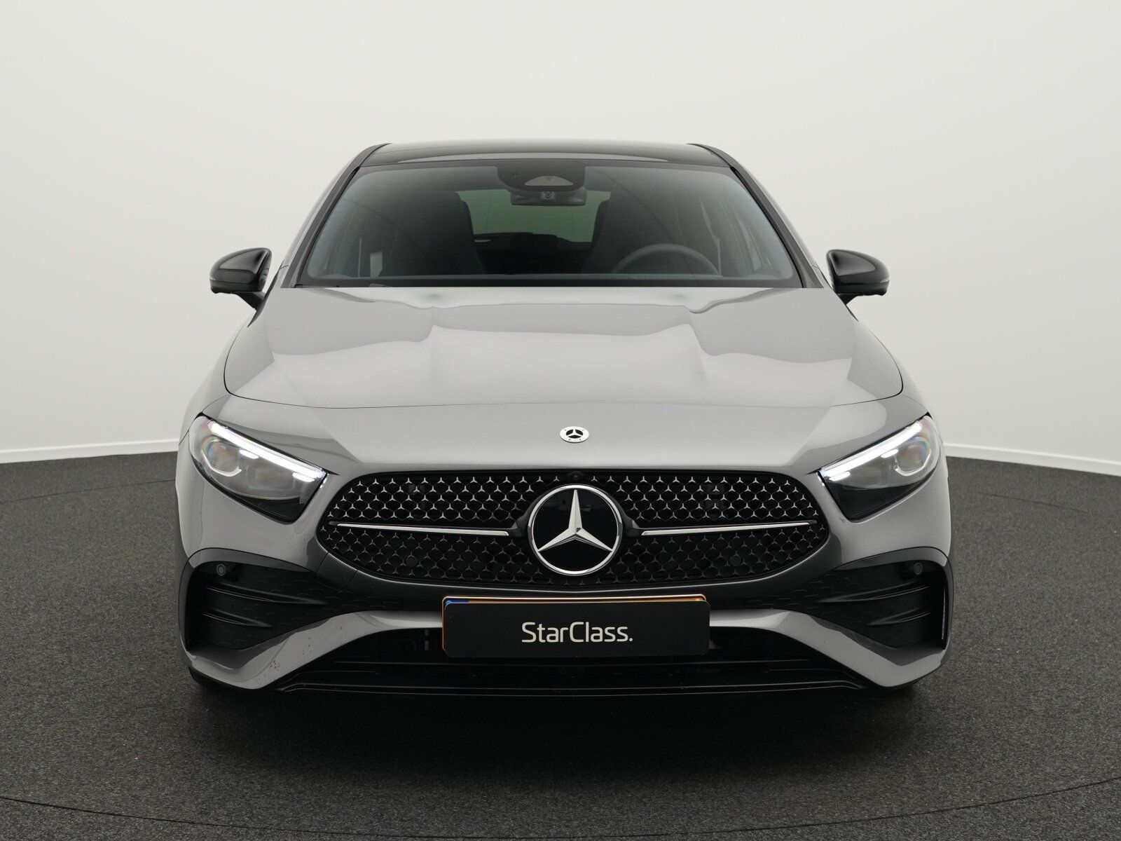 Mercedes-Benz A 180 AMG-Line Premium Plus imagem 2