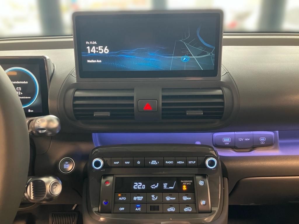 Fahrzeugabbildung Hyundai INSTER Cross EV 49 kWh KlimaA Navi KAM PDC SHZ