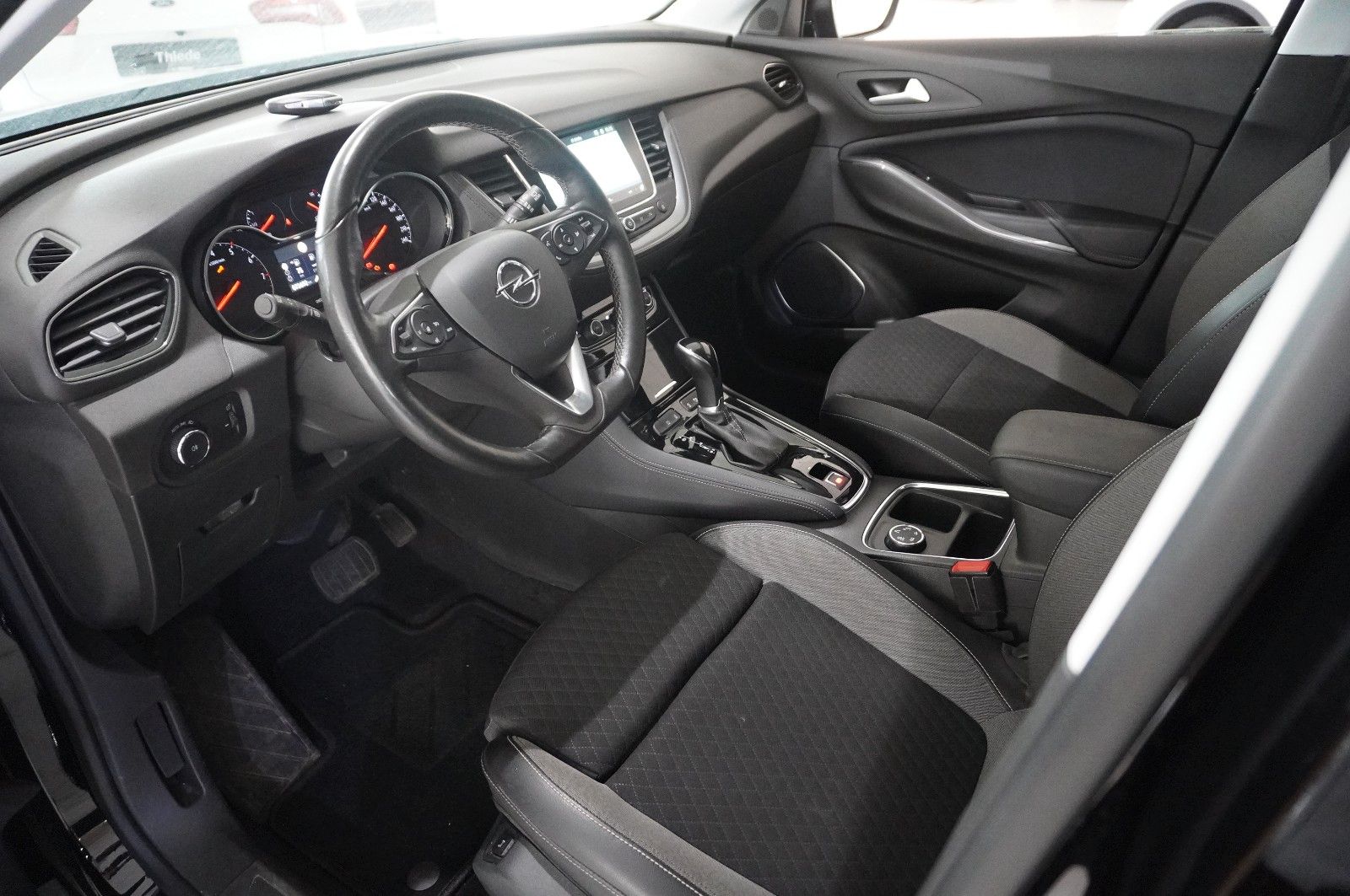 Fahrzeugabbildung Opel Grandland (X) 1.2T INNOV. NAVI/LED/KAMERA/SH/DAB