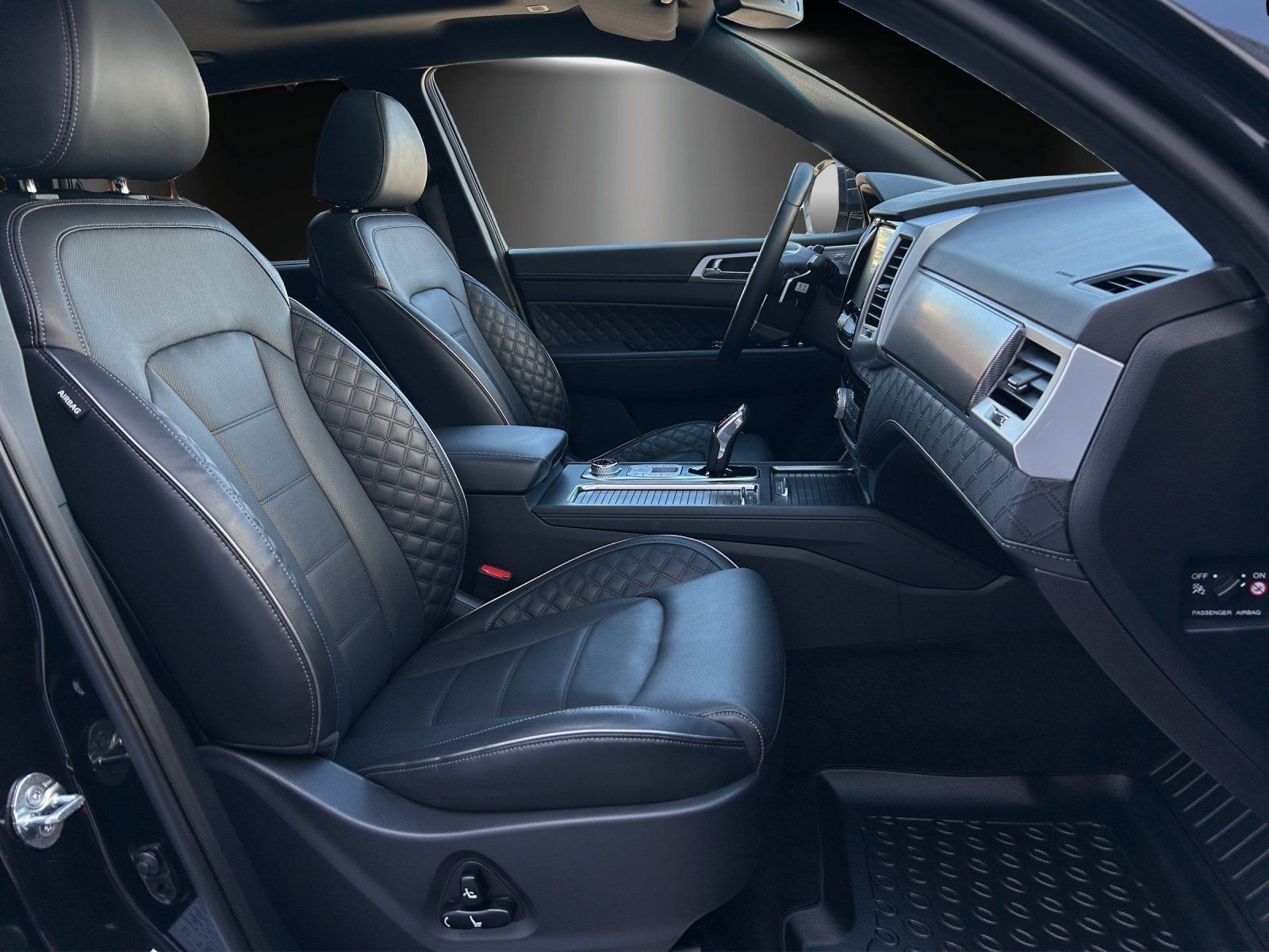 Fahrzeugabbildung Ssangyong Rexton Sapphire 2.2 D 8AT 4WD/360°CAM/GSD/7-Si./