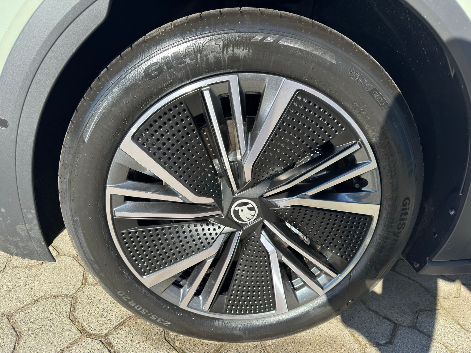 Fahrzeugabbildung SKODA Elroq 85 MAXX*AHK*Wärmepumpe*360°Cam*Canton