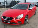 Volvo V60 Kombi R-Design 1.6T/EURO5/LEDER/NAVI/XENON/ - gebrauchte Volvo V60 aus dem Jahr 2011
