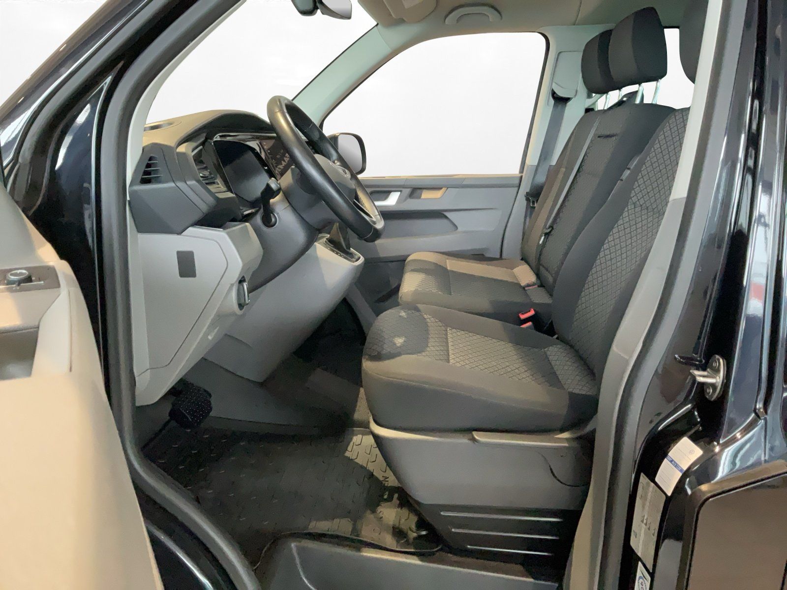 Volkswagen T6 Caravelle - Bild 8
