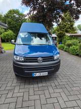 Volkswagen T5 Transporter Kasten  - blaue Volkswagen T5 Transporter