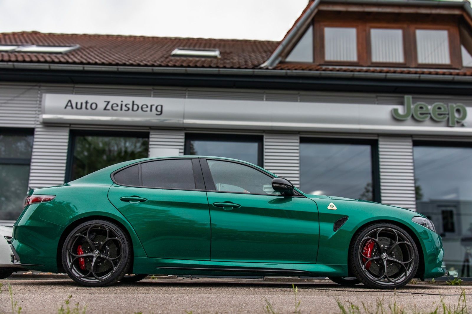 Fahrzeugabbildung Alfa Romeo Giulia QV Editione ORO MY24 Carbon Bremse Sparco