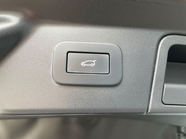 Fahrzeugabbildung Land Rover Range Rover Velar D200 Mild-Hybrid R-Dynamic SE