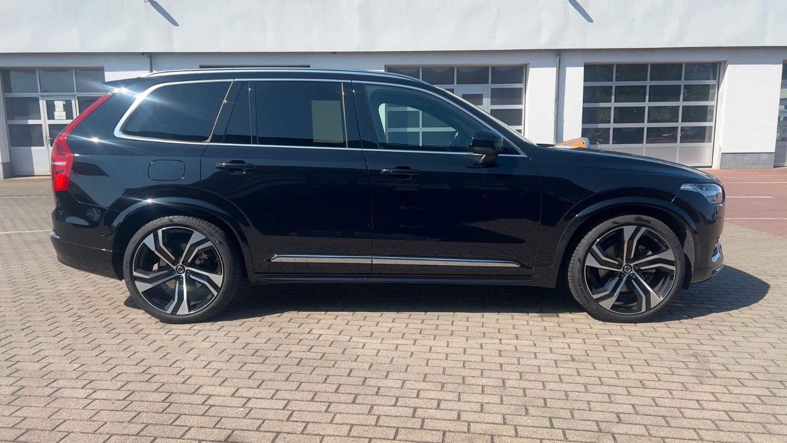 Fahrzeugabbildung Volvo XC90 B5 D AWD Plus Bright*STDHZG*360°*LUFT*ACC*