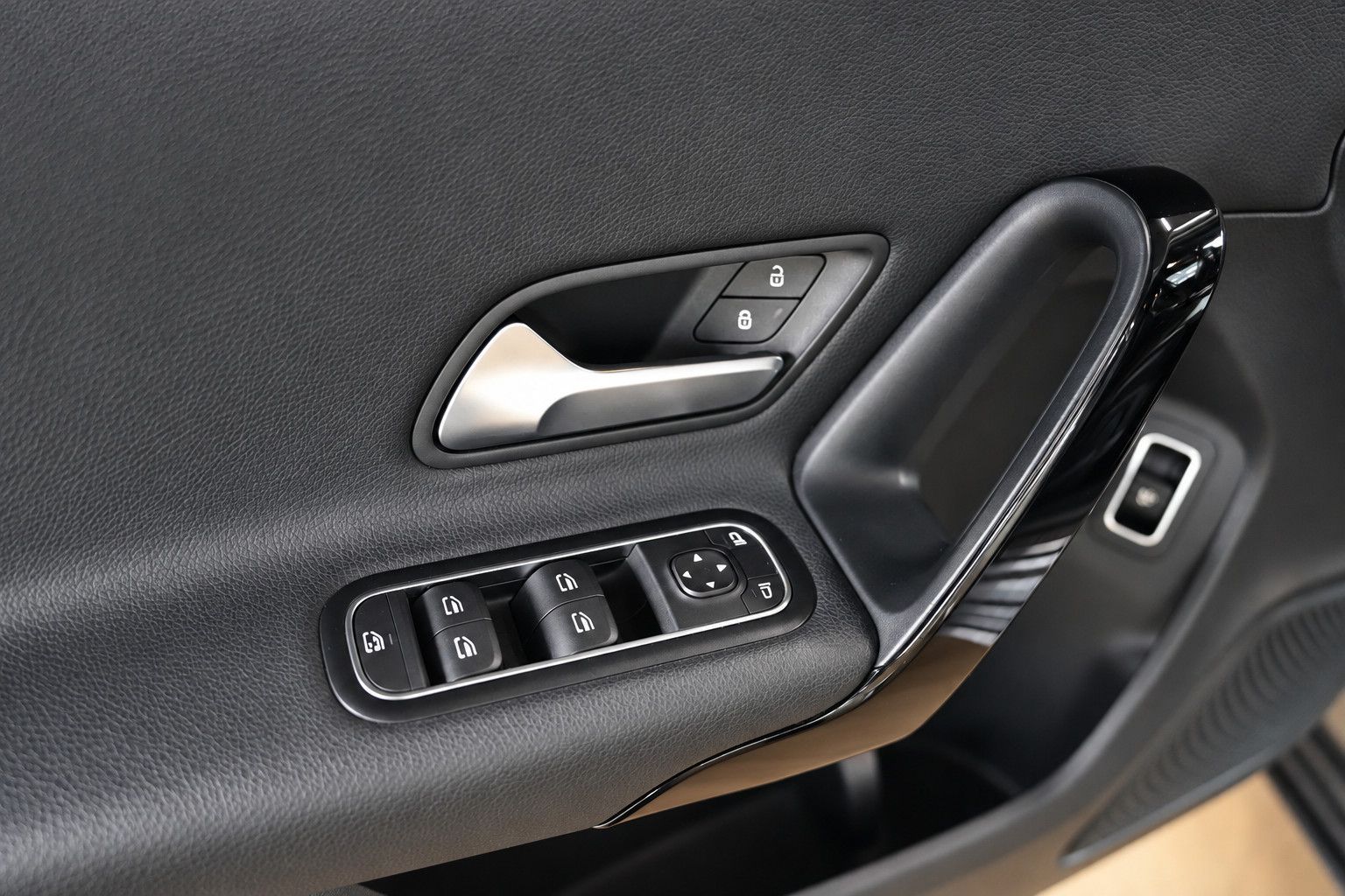 Fahrzeugabbildung Mercedes-Benz A 180 A 180 d Limousine *LED*SHZ*Navigation*ACC*