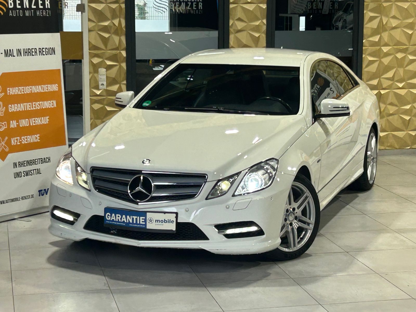 Fahrzeugabbildung Mercedes-Benz E 220 CDI Coupe //AMG//LEDER//XENON//AUTOM//