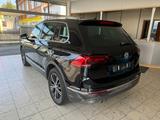 Volkswagen Tiguan Highline 4Motion DSG*ACC*AHK*LED*NAVI* - Volkswagen Tiguan mit Diesel-Antrieb: Allradantrieb, Geländewagen