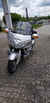 Honda Goldwing GL 1800 - KICKSTARTER