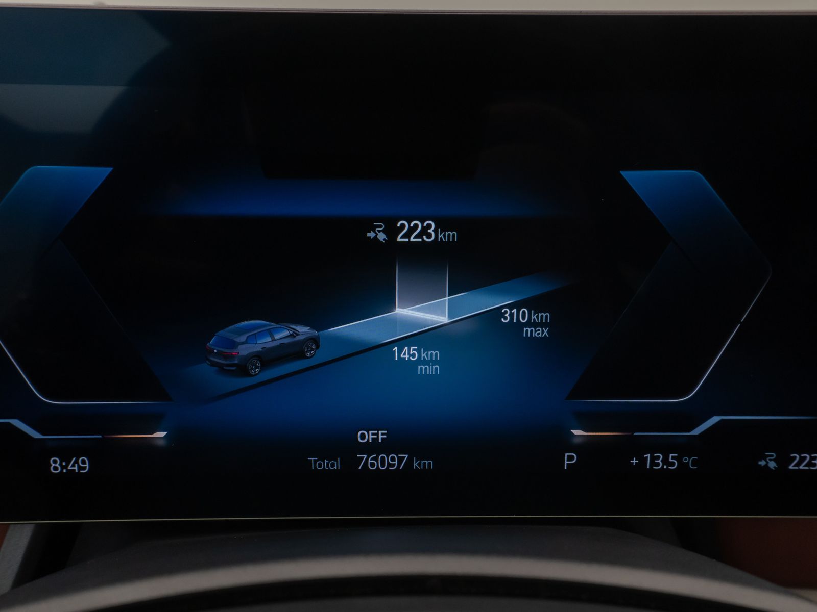 Fahrzeugabbildung BMW iX xD50 Sport Panorama 360°Laser H/K SoftCl 22"