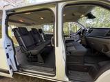 Ford Transit Custom - Ford Transit Custom mit Diesel-Antrieb: Kombi, Schaltgetriebe