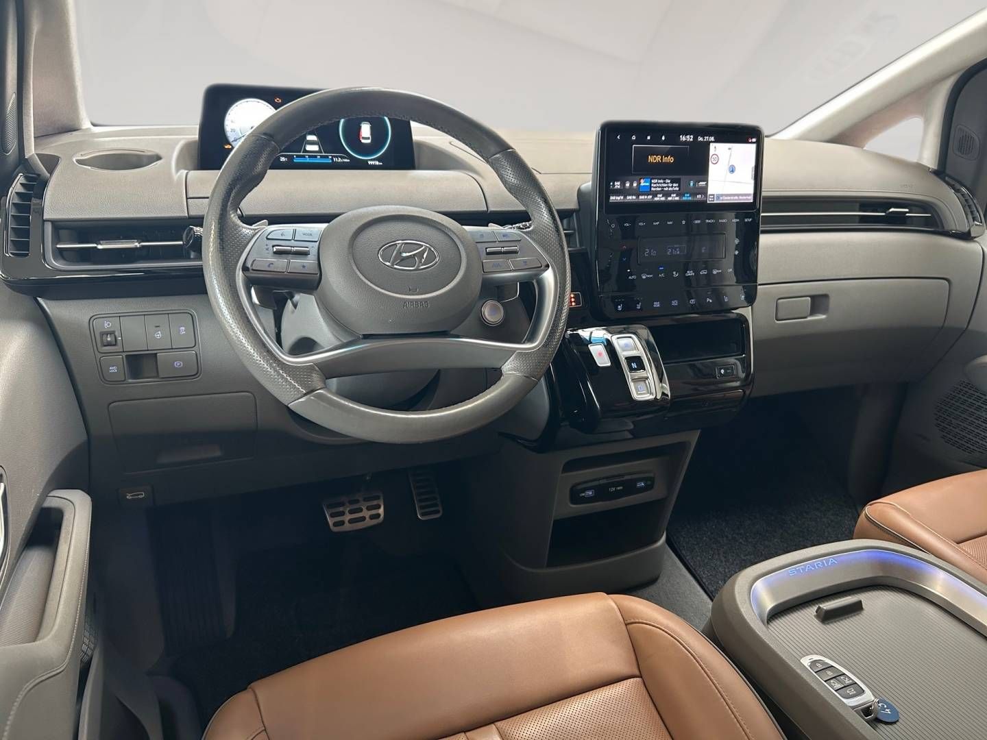 Fahrzeugabbildung Hyundai STARIA 7-Sitzer SIGNATUR/PDC/Navi/Rückfahrkamera