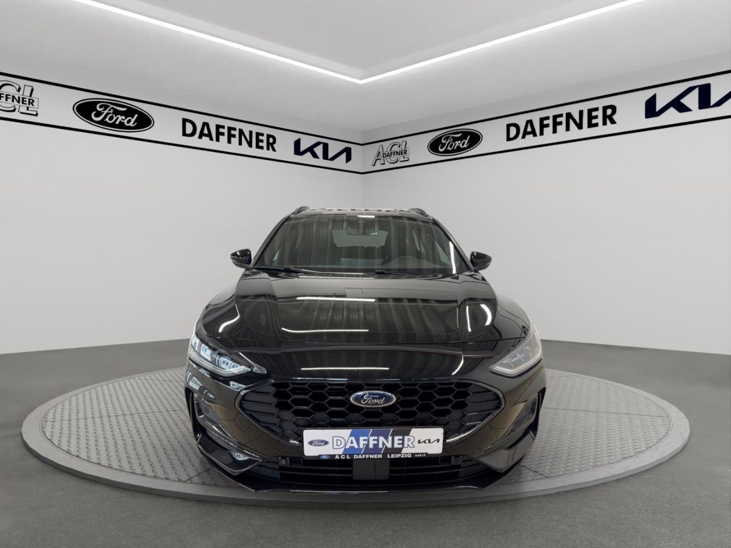 Fahrzeugabbildung Ford Focus Turnier ST-Line X 18 AHK Navi SpurhalteASS