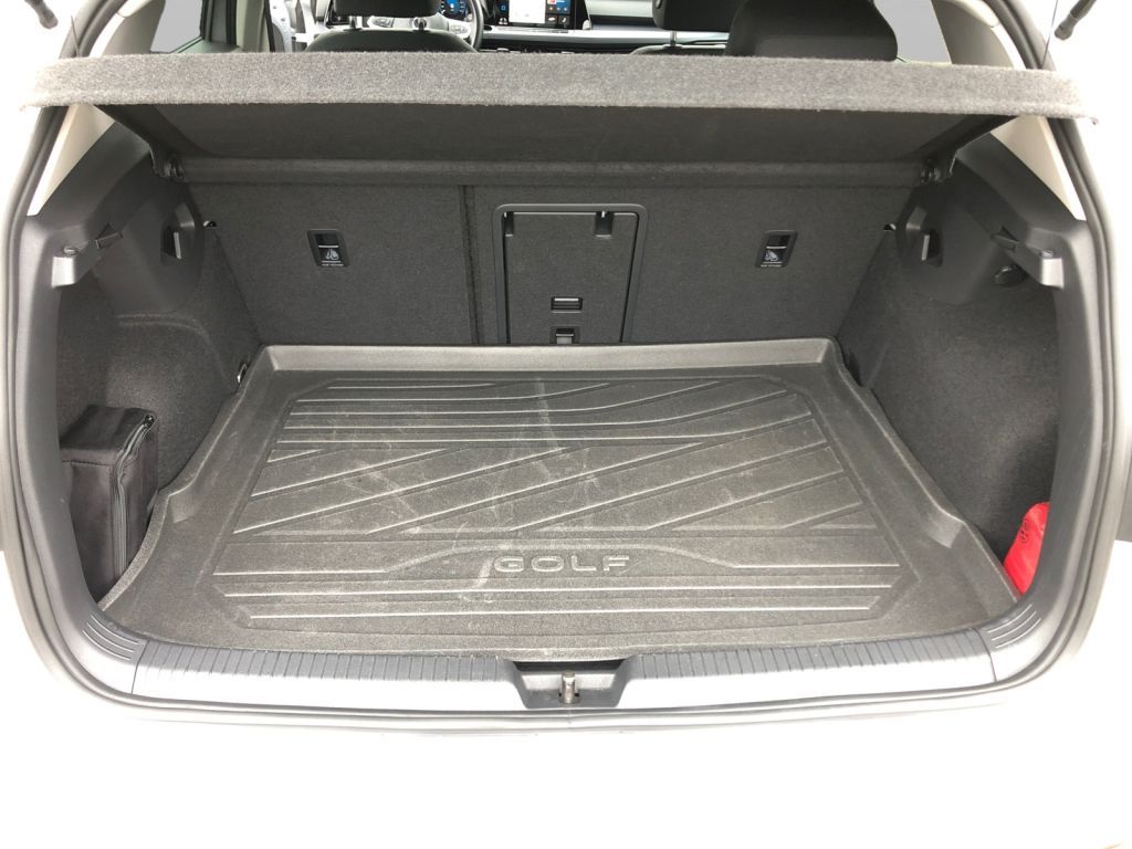 Fahrzeugabbildung Volkswagen Golf 1.5 TSI United Standheizung Top Zustand ACC