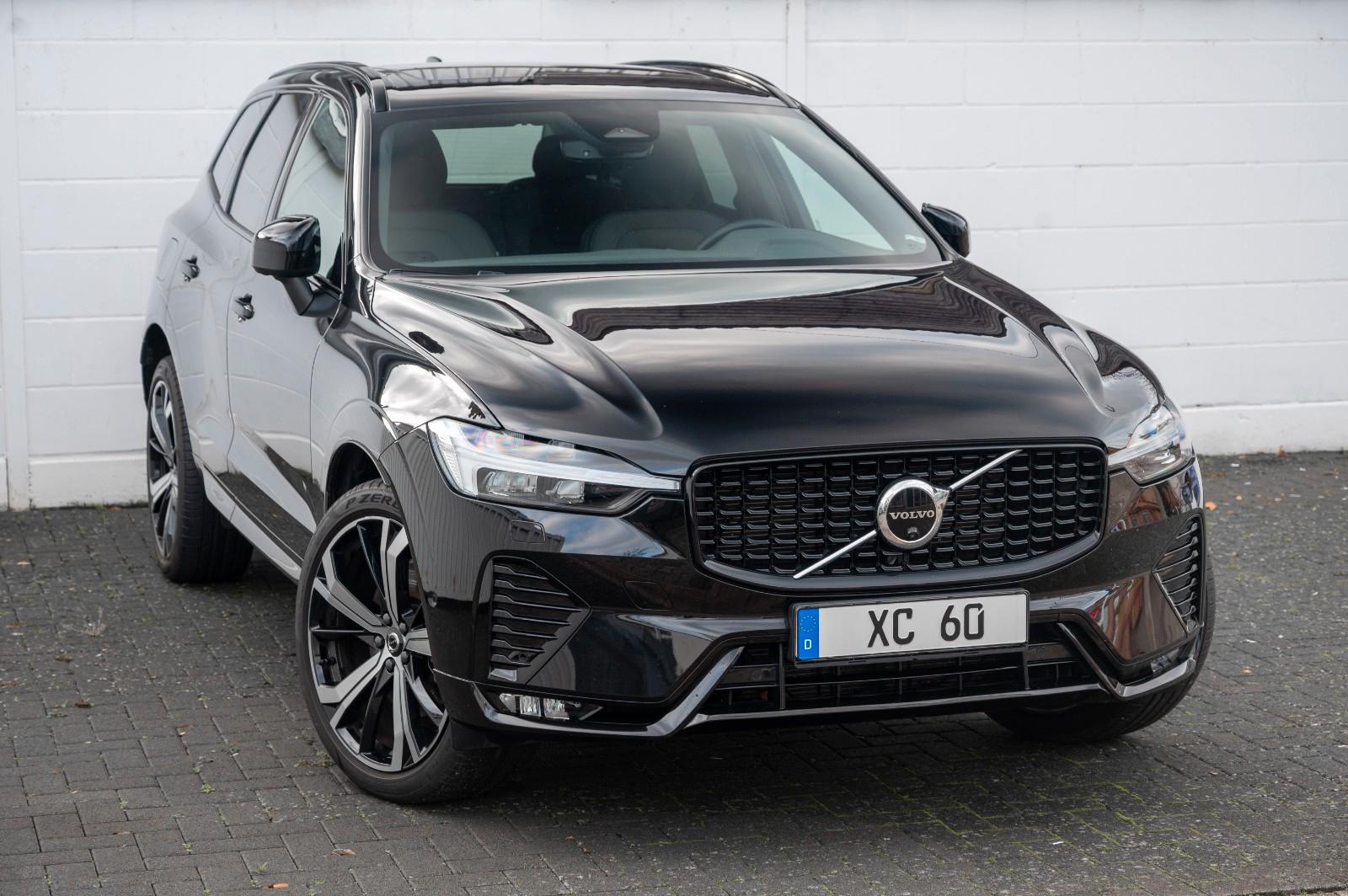 Volvo XC60 B5 AWD Benzin Plus Dark