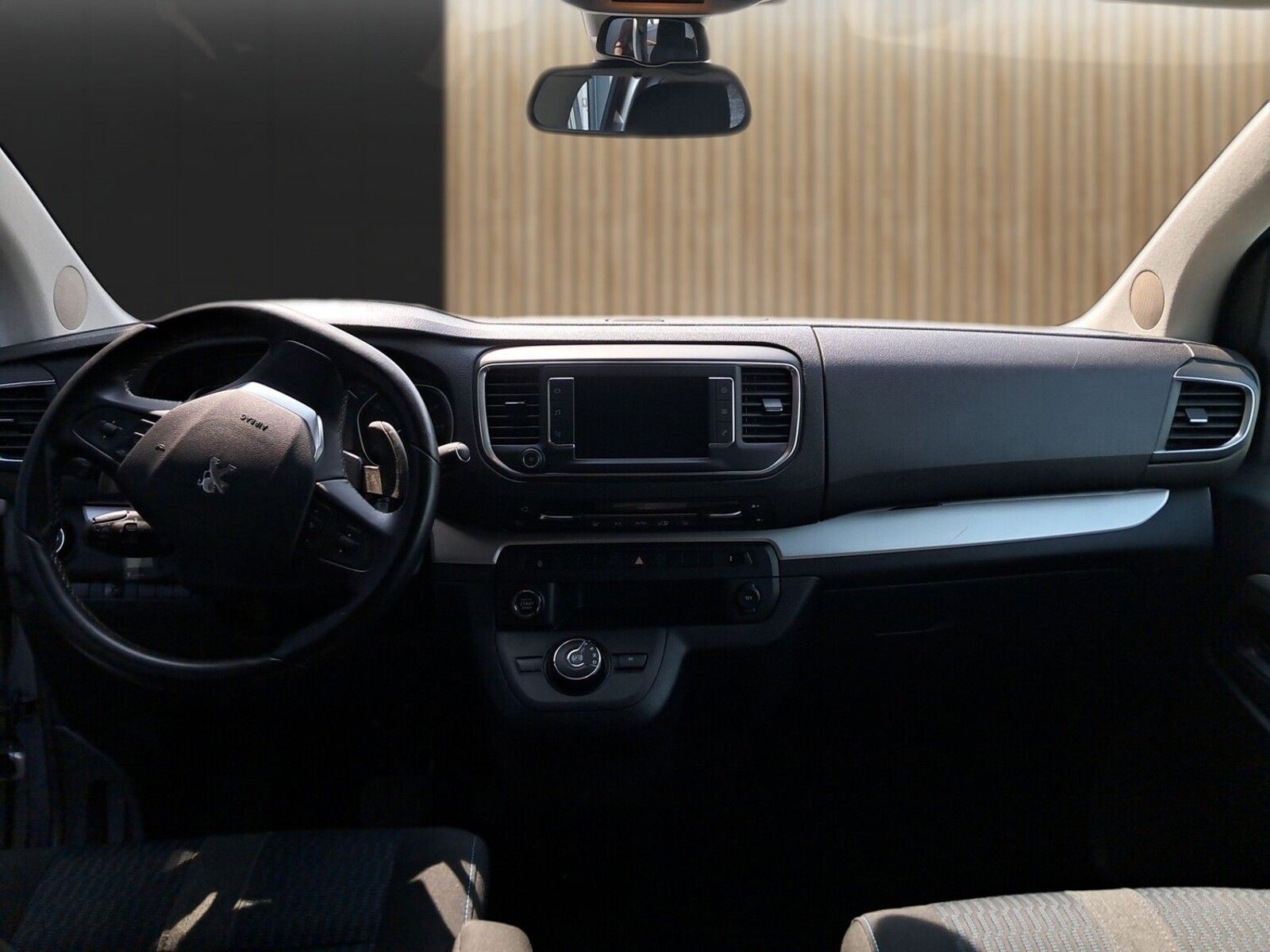 Fahrzeugabbildung Pössl Vanster Peugeot 145 PS