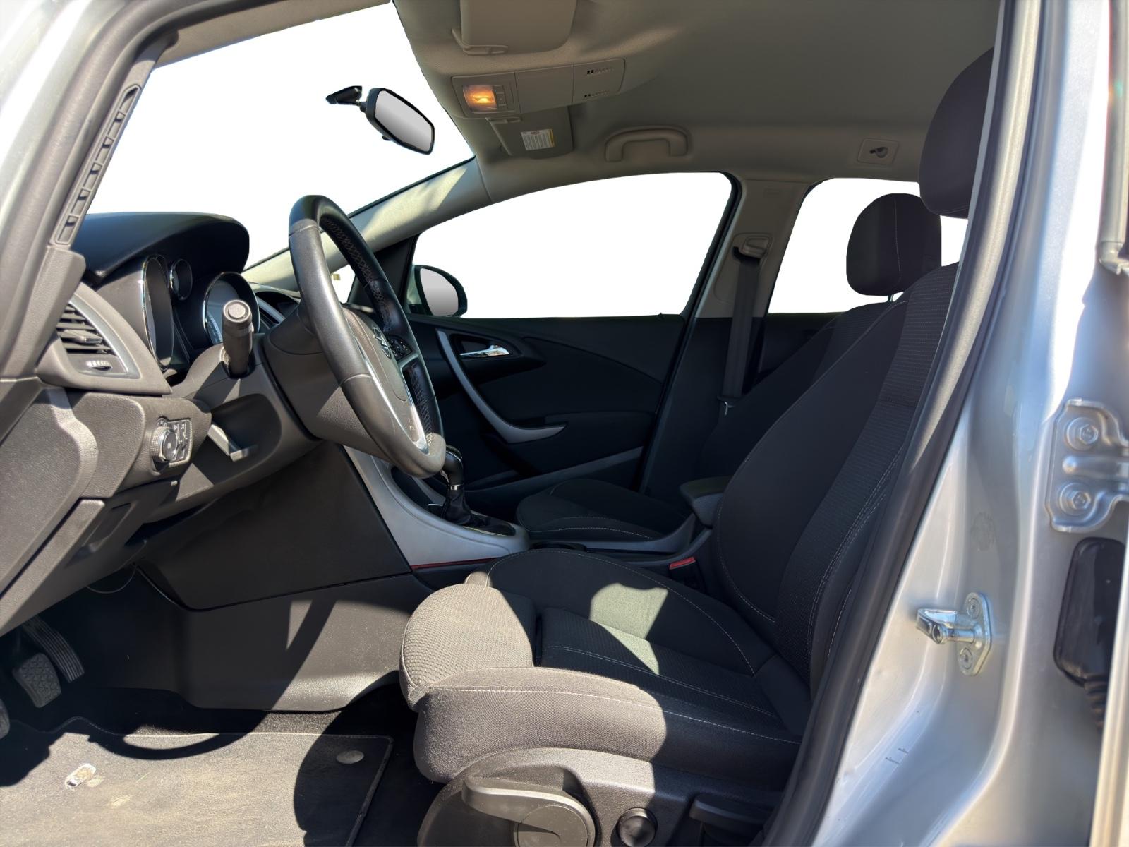 Opel Astra 2014 — photo 9