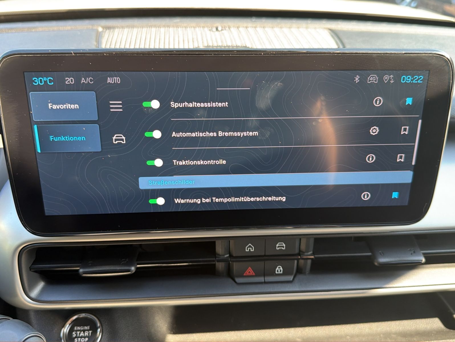 Fahrzeugabbildung Jeep Avenger Altitude Electric/ Automatik/ 54kw