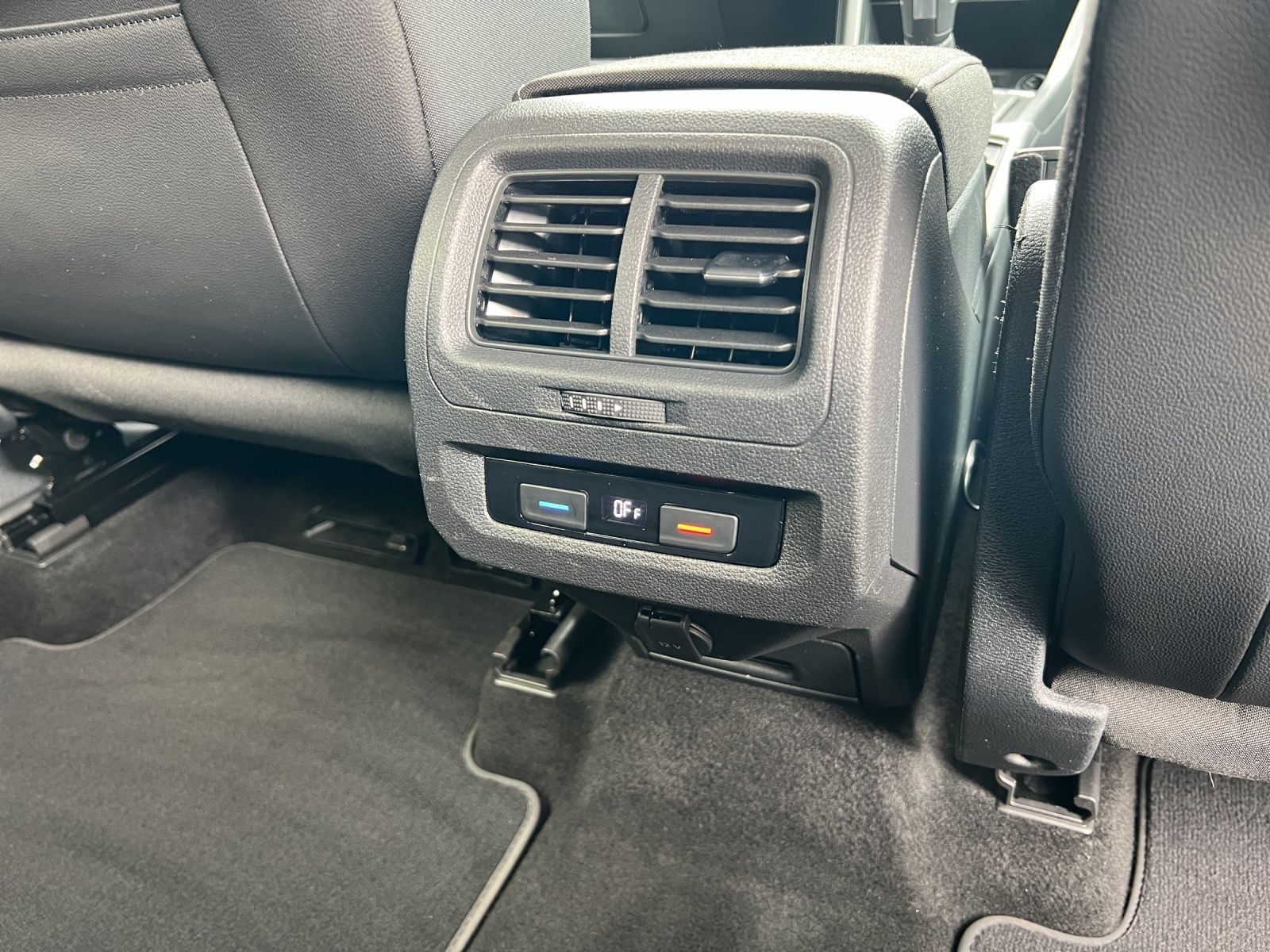 Touran Active 1.5 TSI DSG Navi*ACC*7-Sitzer