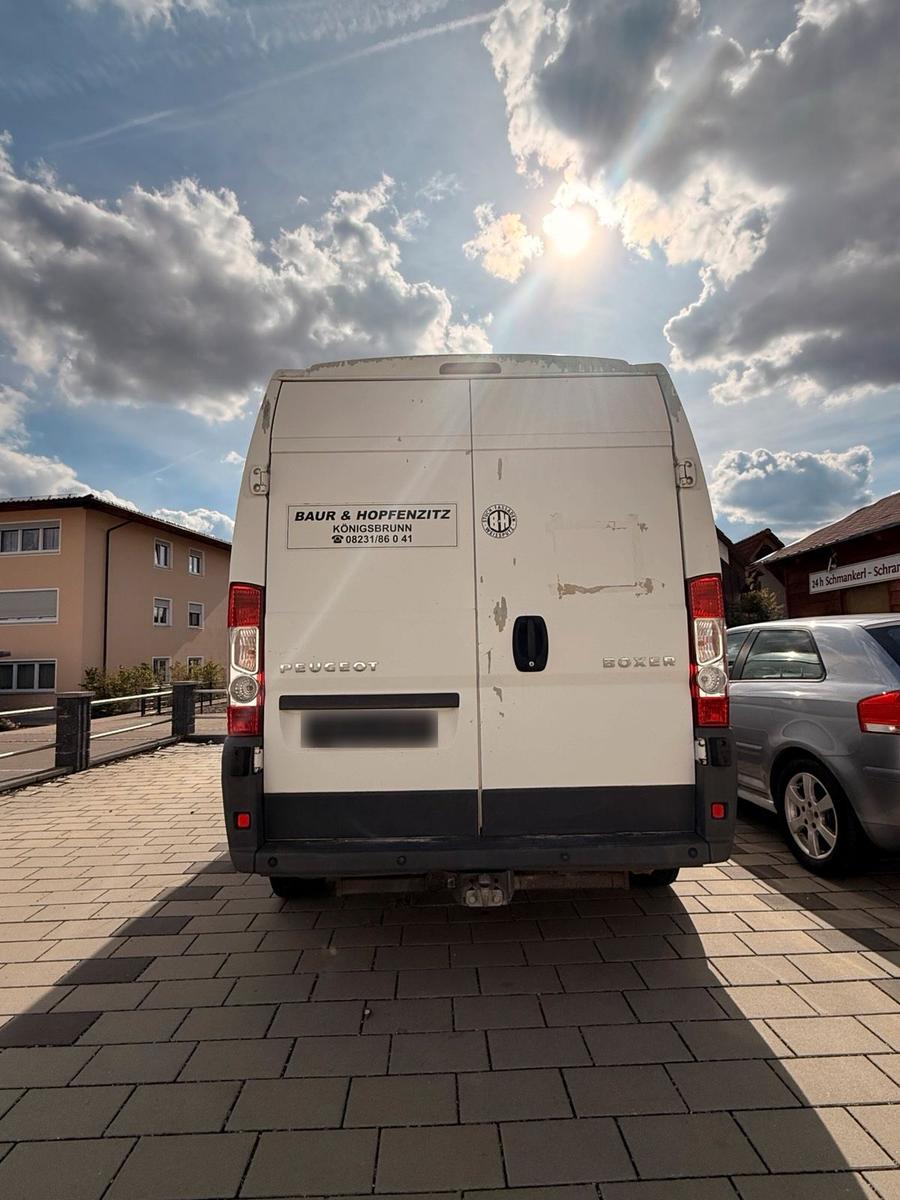 Peugeot Boxer 2010 — interior