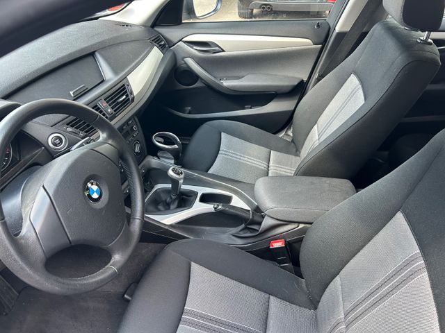 Fahrzeugabbildung BMW X1 +Xenon+LM Allwetter+Klima+NaviZB+BT+SHZ+