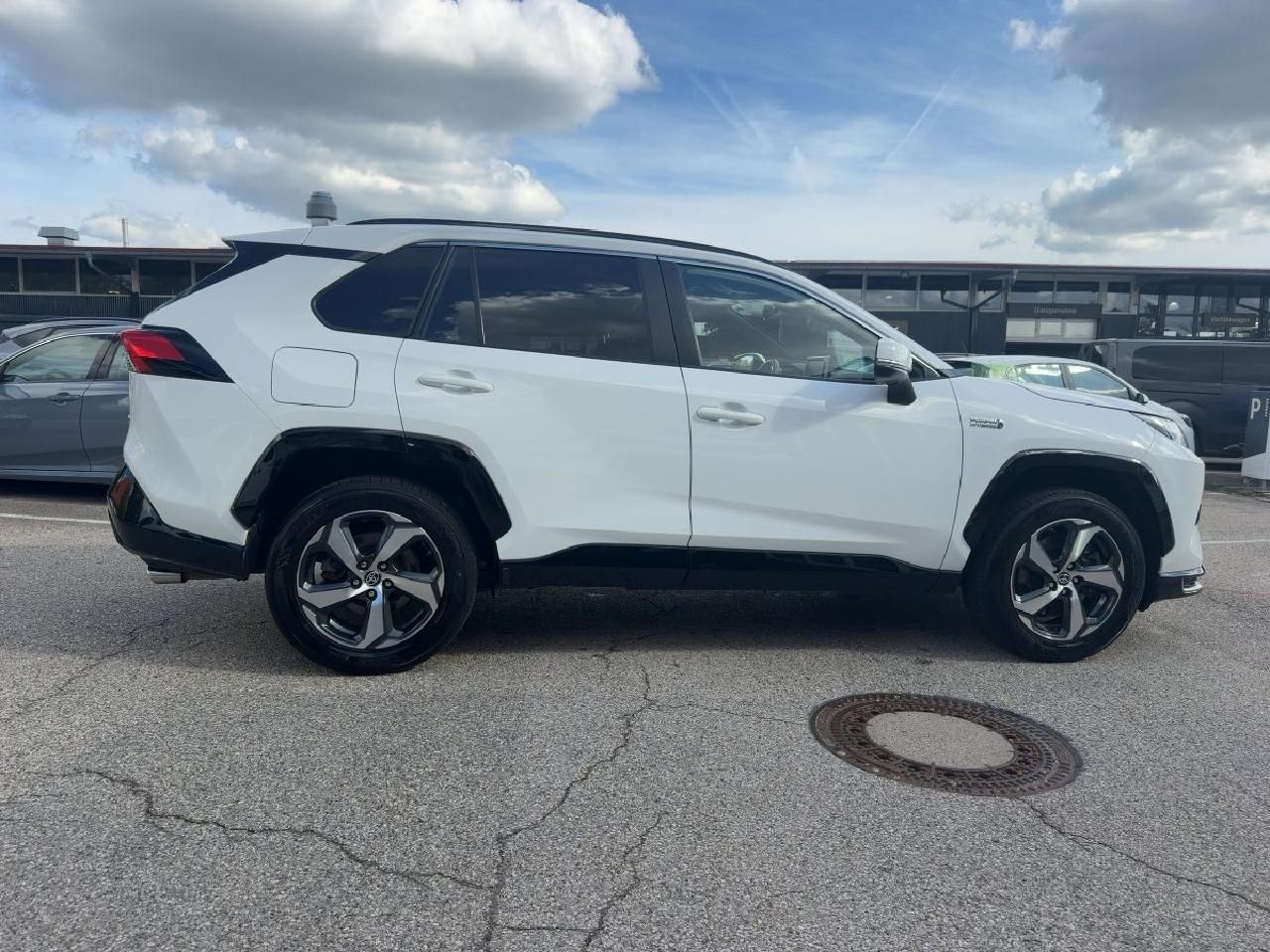 Fahrzeugabbildung Toyota RAV4 2,5 Plug-in Hybrid 4x4*