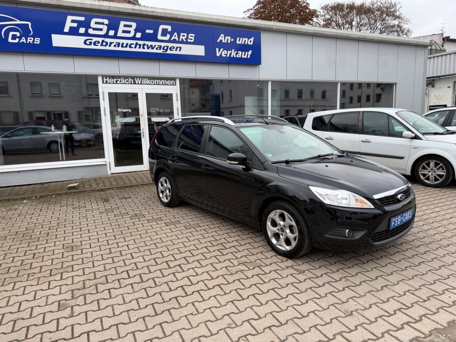 Ford Focus 2010 — вигляд ззаду